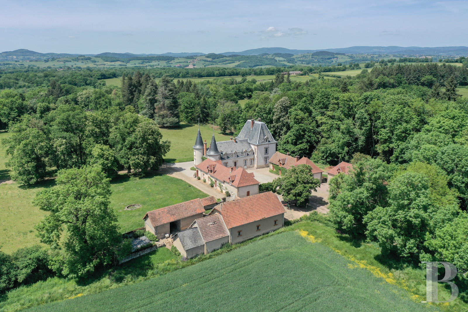 A 19th century chateau and surrounding park available for film projects in Saône-et-Loire, in the south of Morvan - photo  n°5